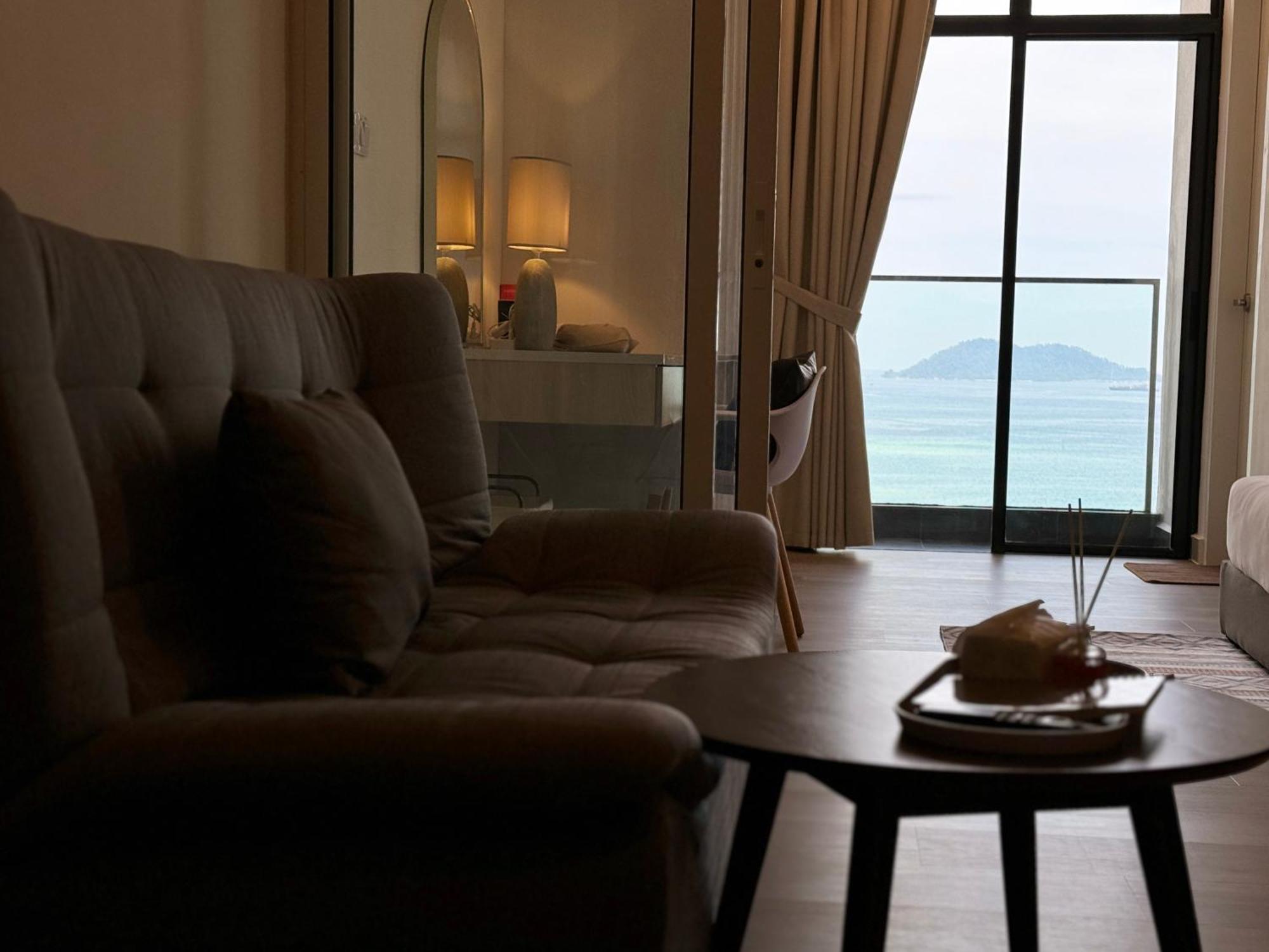 The Shore Cbd Kota Kinabalu By Laxzone Suite Dış mekan fotoğraf