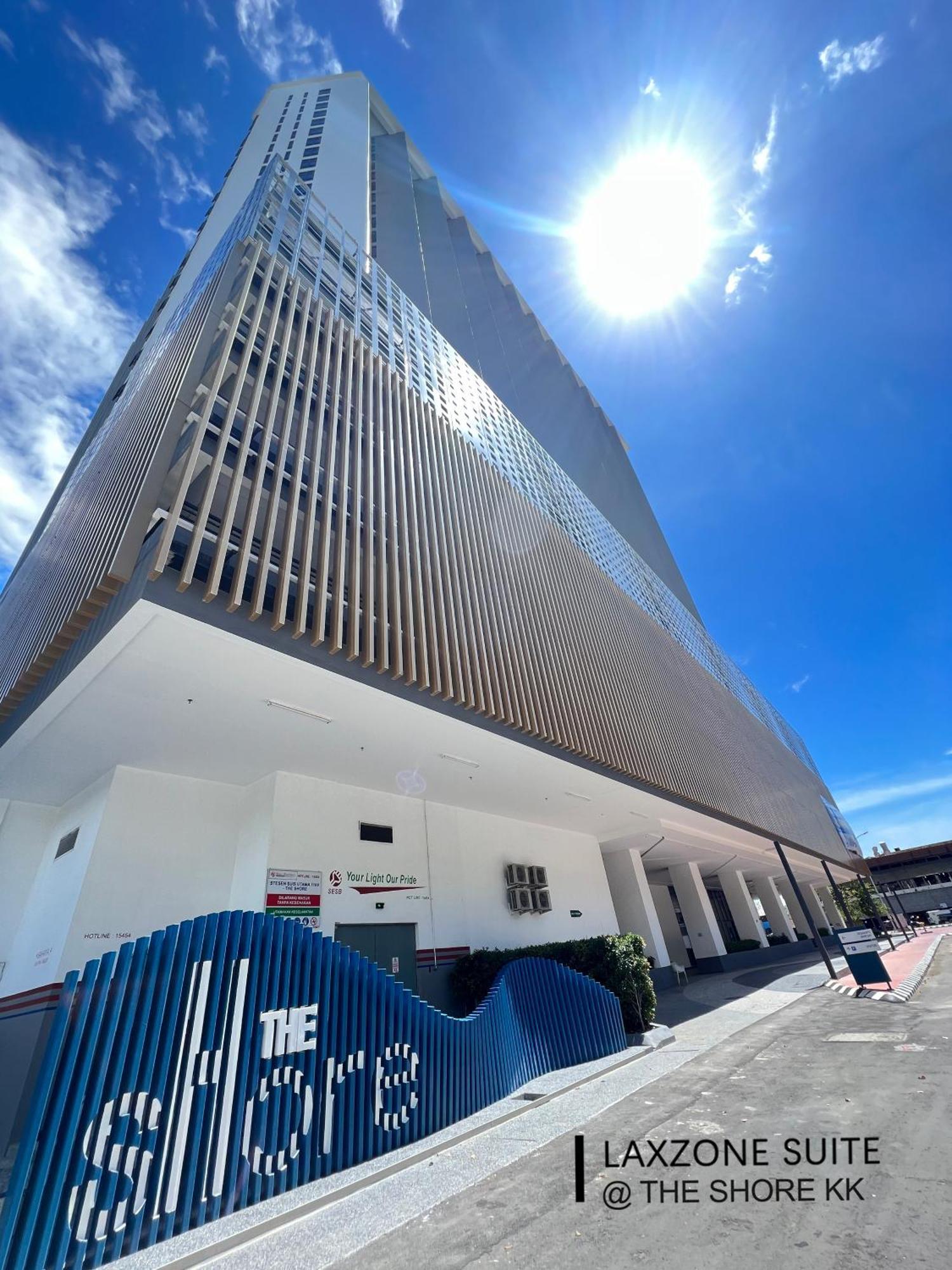 The Shore Cbd Kota Kinabalu By Laxzone Suite Dış mekan fotoğraf