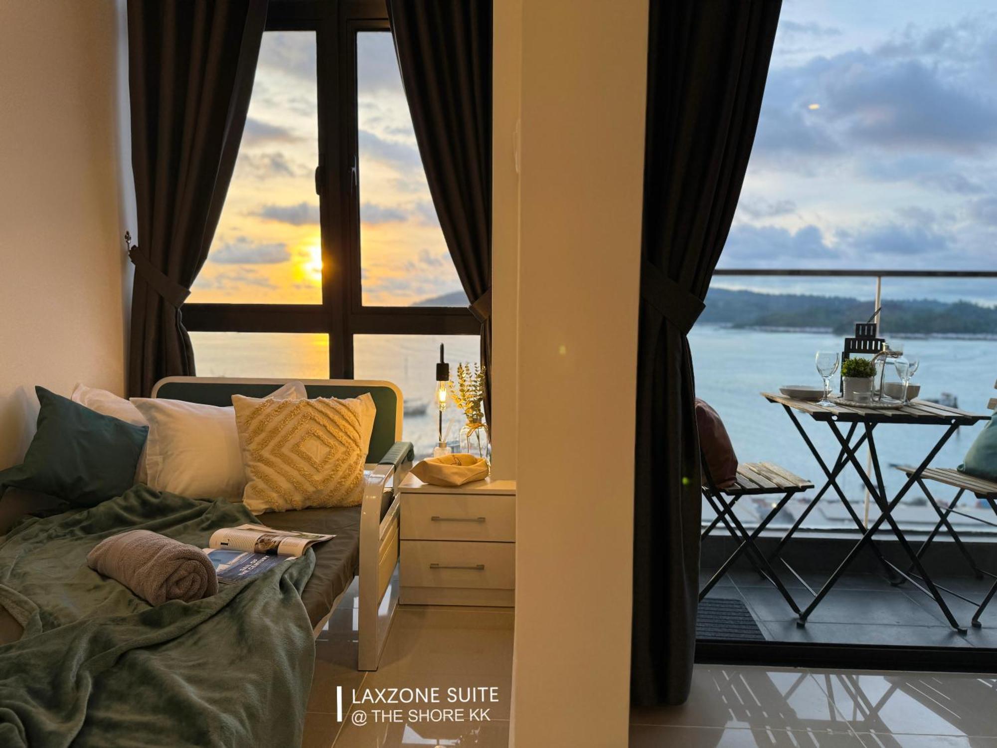 The Shore Cbd Kota Kinabalu By Laxzone Suite Dış mekan fotoğraf