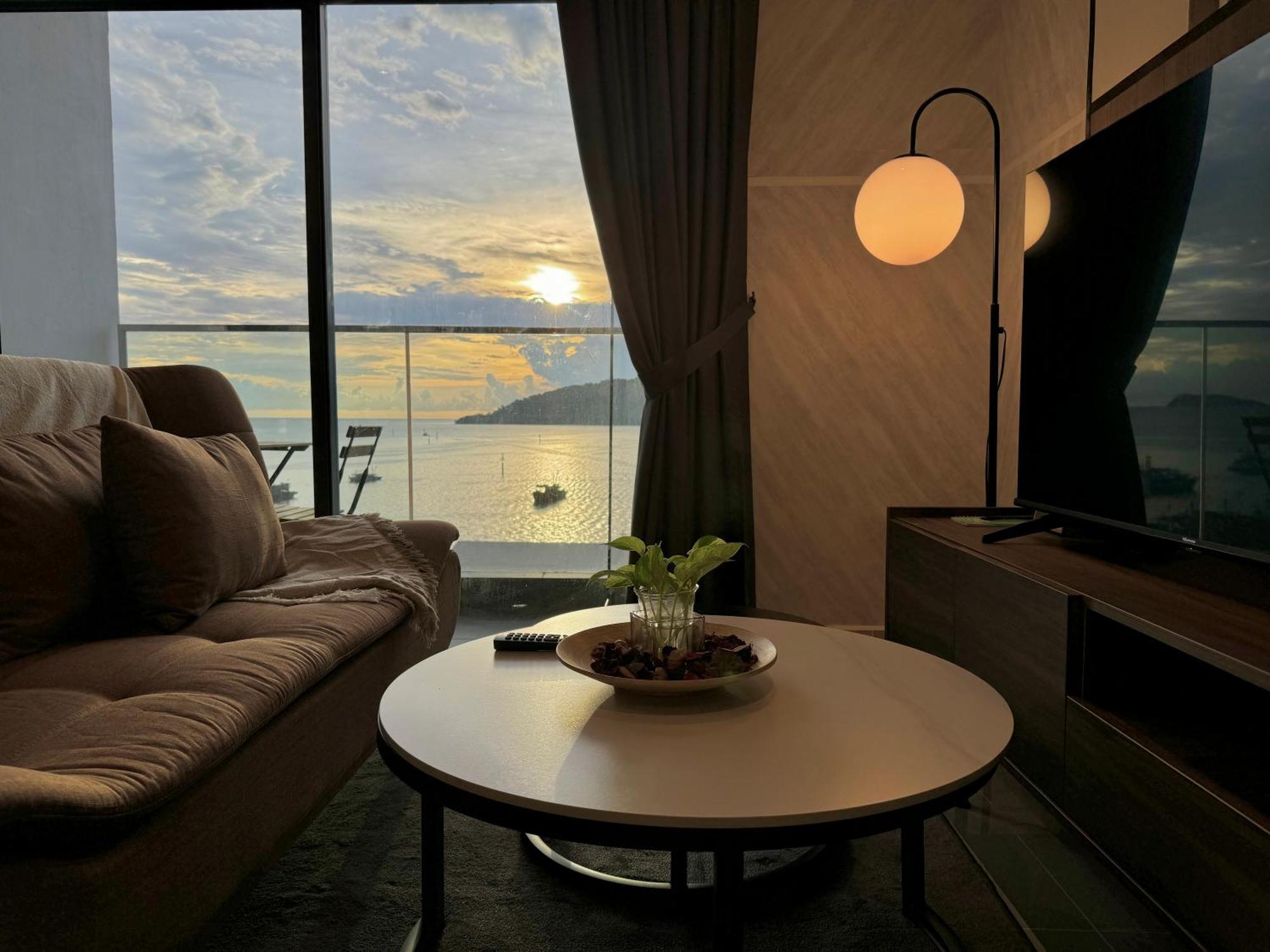 The Shore Cbd Kota Kinabalu By Laxzone Suite Dış mekan fotoğraf
